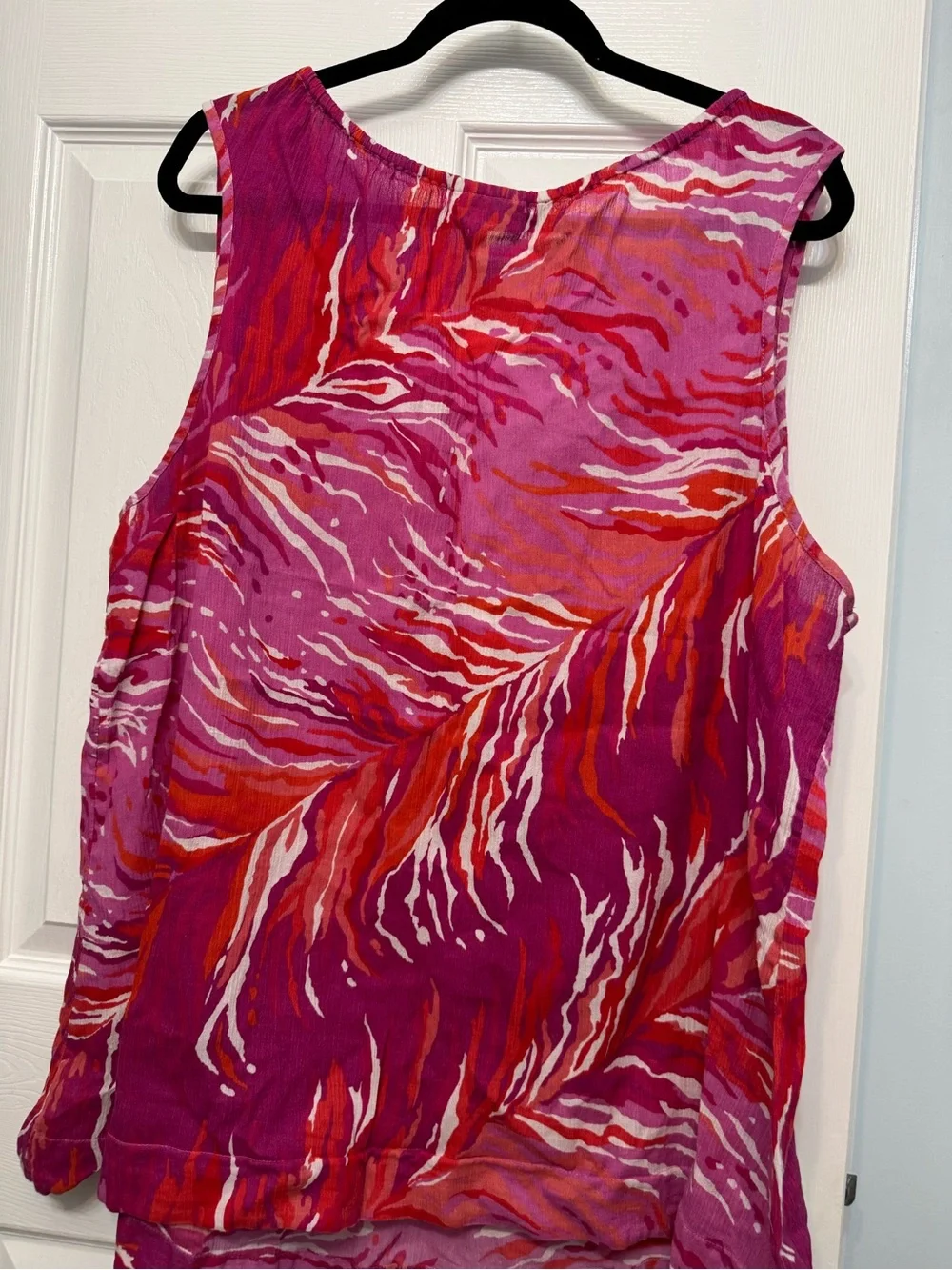 Fashion Bug Sleevless Pink & Red Printed V-Neck Women's Top - Picture 5 of 5